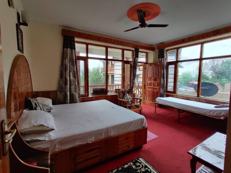 Aroma Taru Villa / Cottage ,Manali 外观 照片